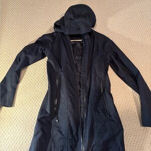 Lululemon rain jacket in black, size 4